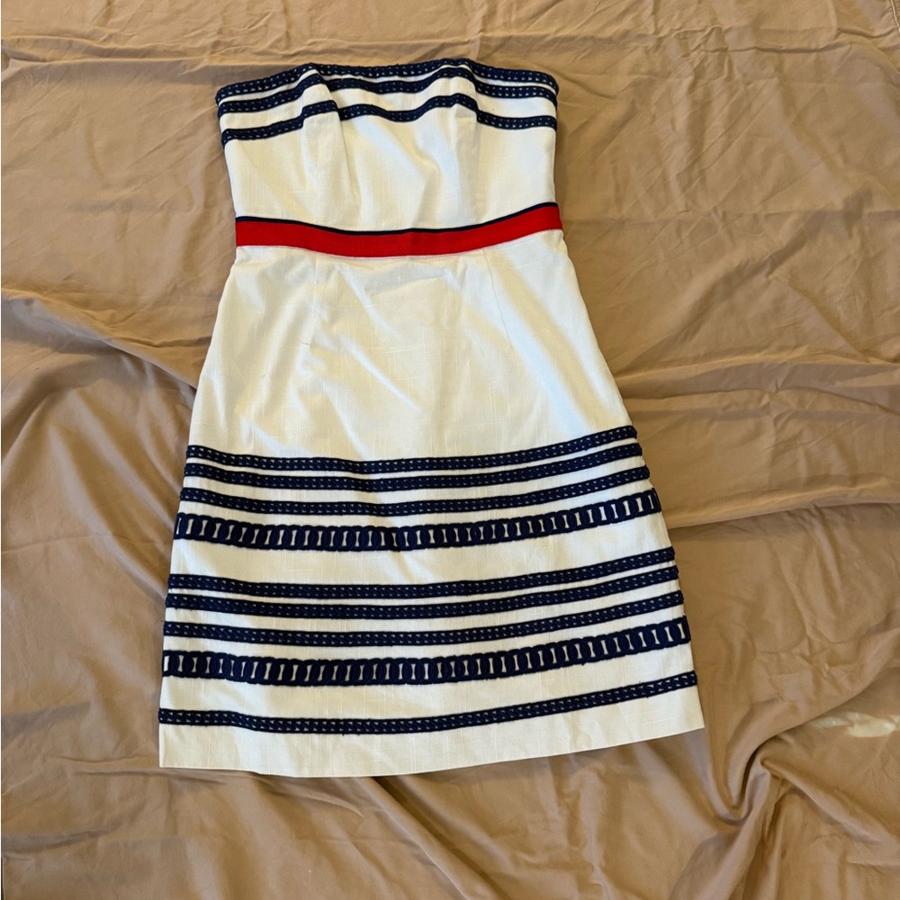 Elegant Strapless White and blue dress  with Red Accent.